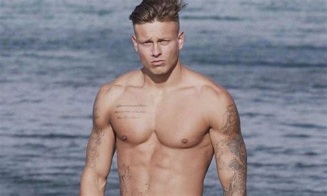 alex bowen naked|Love Islands Alex Bowen Caught In Naked Photo Leak As Fans。